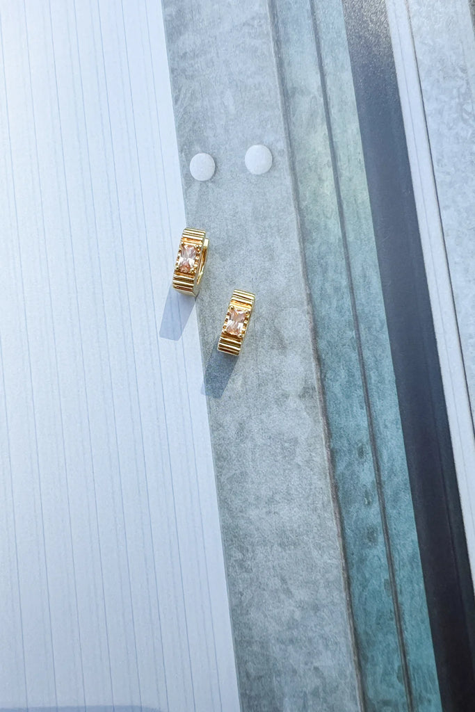 HELLO EDIE // Champagne Ridged Huggie