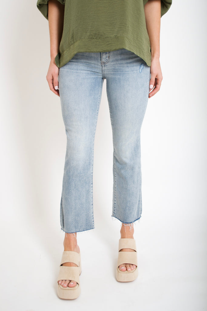 DAZE // Shy Girl Crop in Player