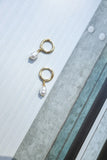 HELLO EDIE // Abstract Pearl Huggie
