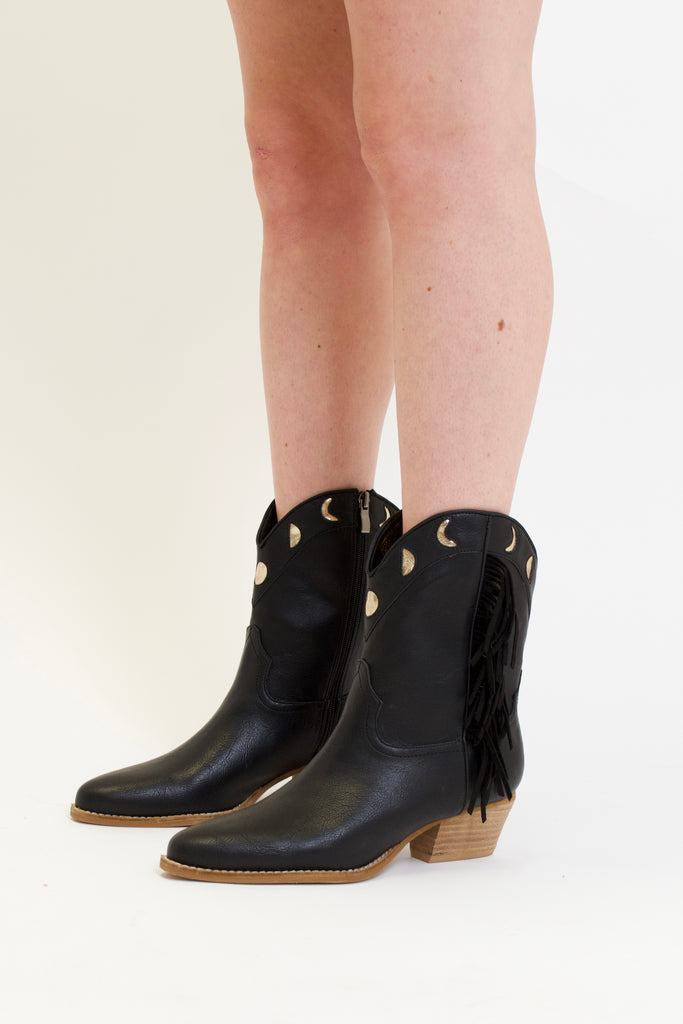 Dallas Moon Boots