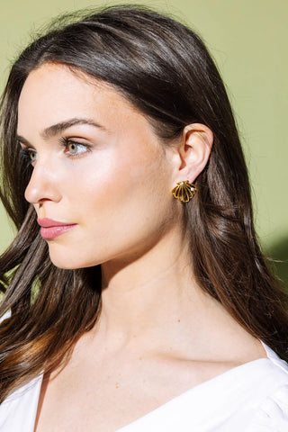 HELLO EDIE // Sea Shell Stud
