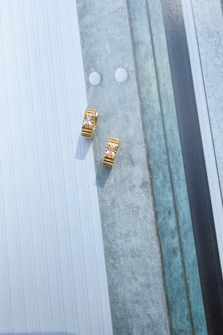 HELLO EDIE // Champagne Ridged Huggie