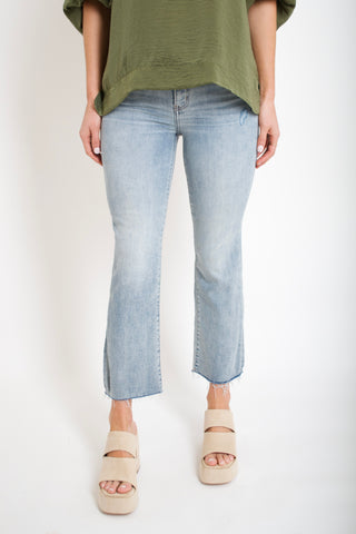 DAZE // Shy Girl Crop in Player