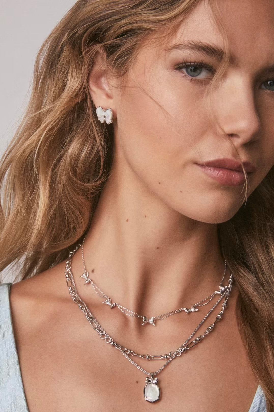 Bow Silver Strand Necklace