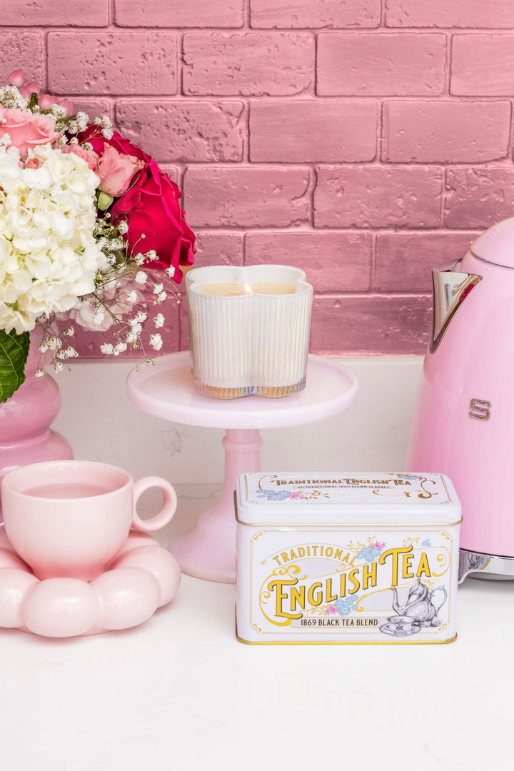 SWEET GRACE // White Flower Ribbed Candle