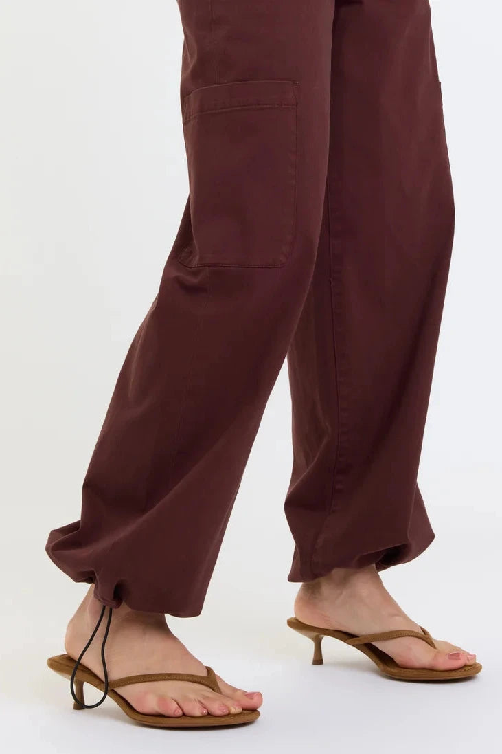 DAZE // Mirage Cargo in Cherry Cola